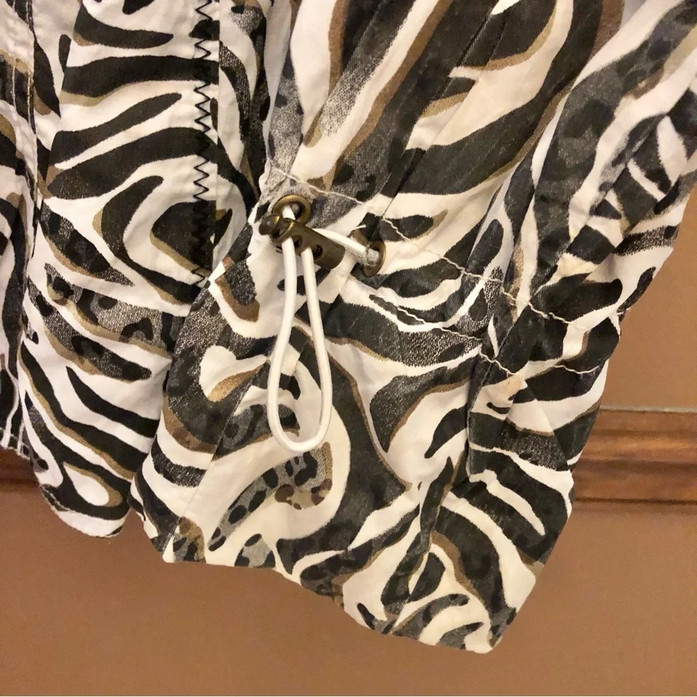 Chico’s Full Zip Funnel Neck Animal Print Zebra‎ Jacket White Black Size 2